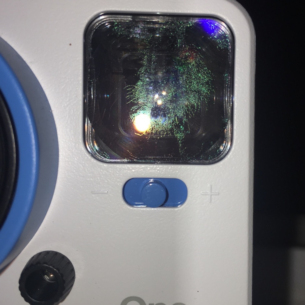 Polaroid OneStep2 Camera - Picture 6 of 7